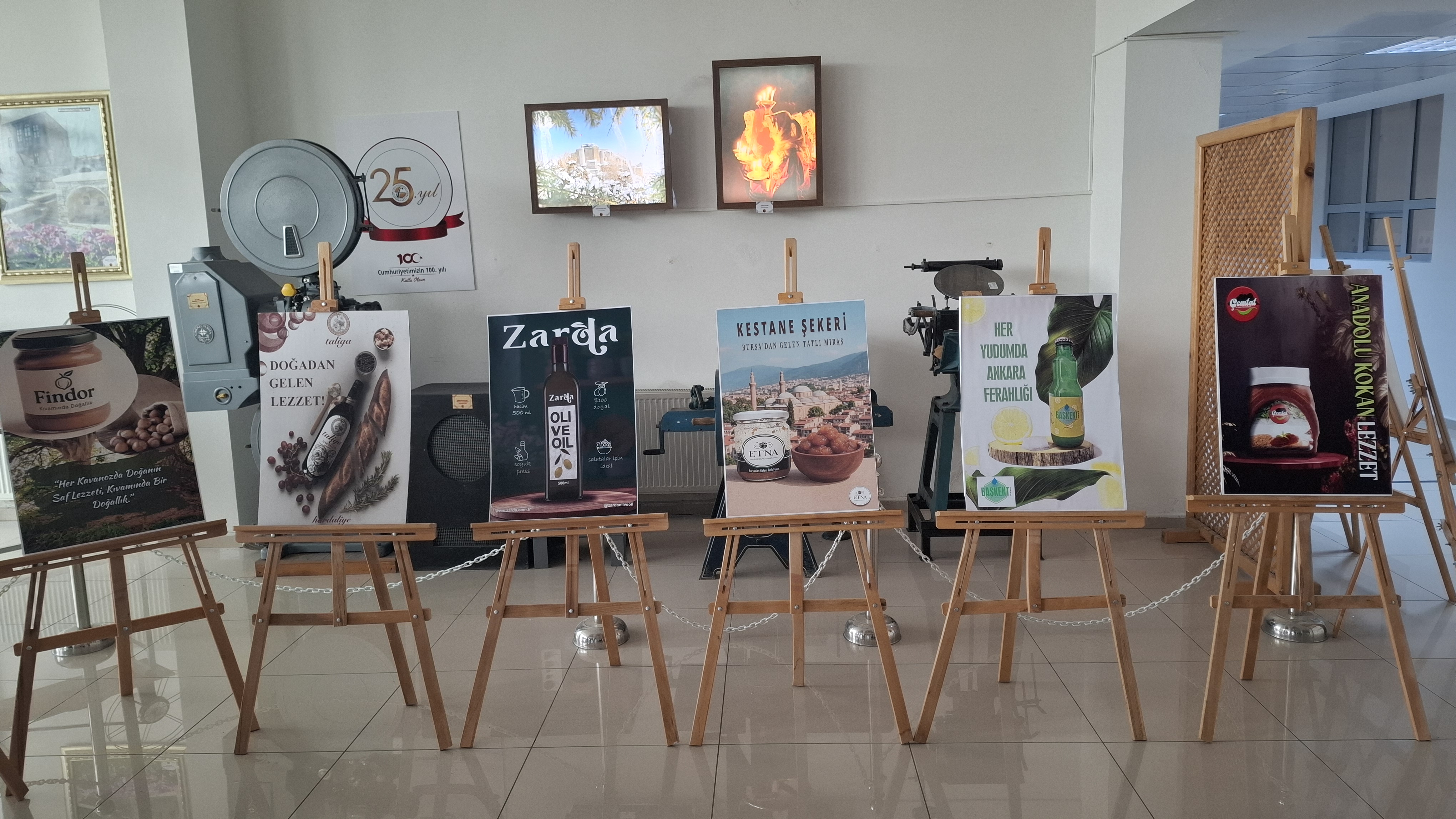 Genç Tasarımcılardan Markalaşma Atağı: Fırat Üniversitesi’nde Ambalaj ve Logo Tasarımı Sergisi